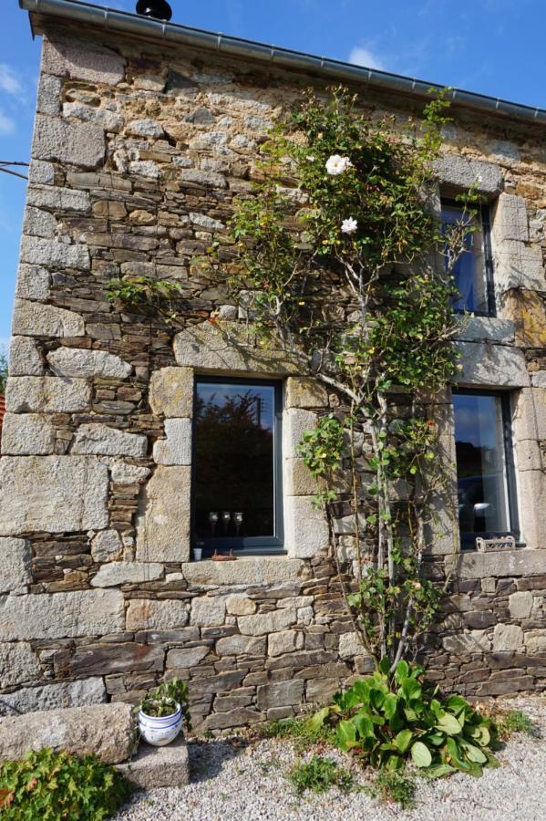 Au Fil De L'Eau Bed & Breakfast Le Vast Bagian luar foto