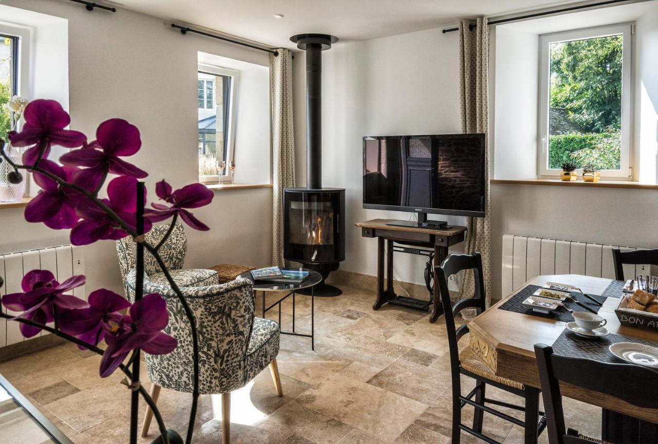 Au Fil De L'Eau Bed & Breakfast Le Vast Bagian luar foto