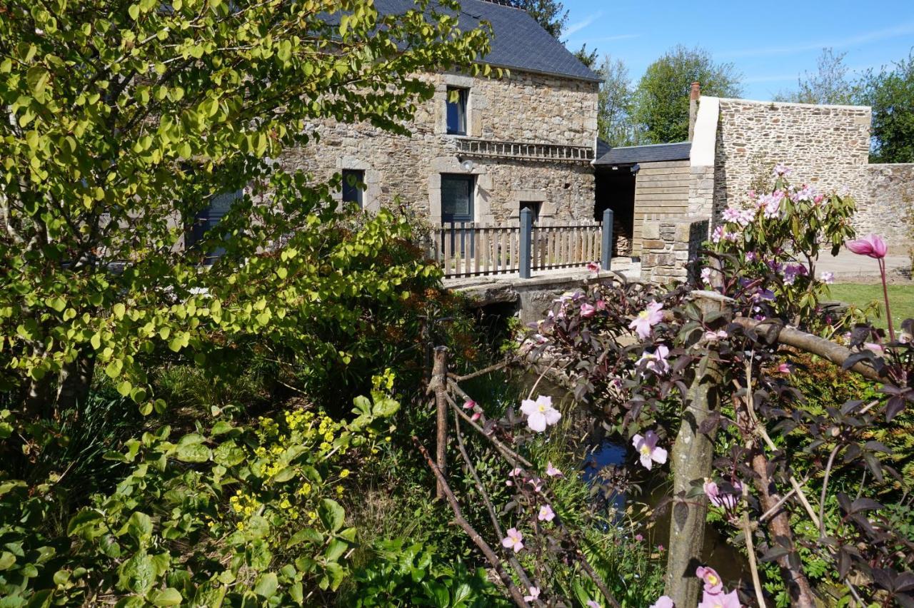 Au Fil De L'Eau Bed & Breakfast Le Vast Bagian luar foto