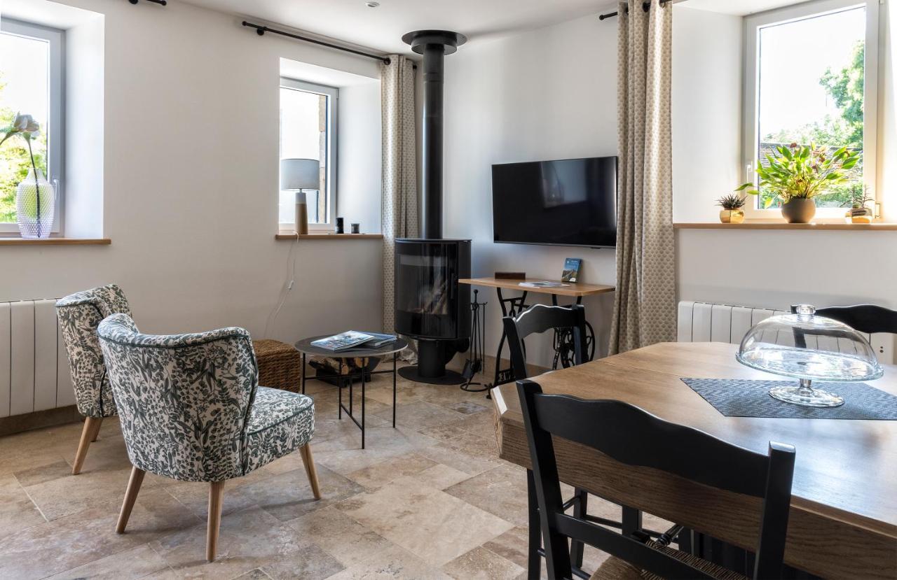 Au Fil De L'Eau Bed & Breakfast Le Vast Bagian luar foto
