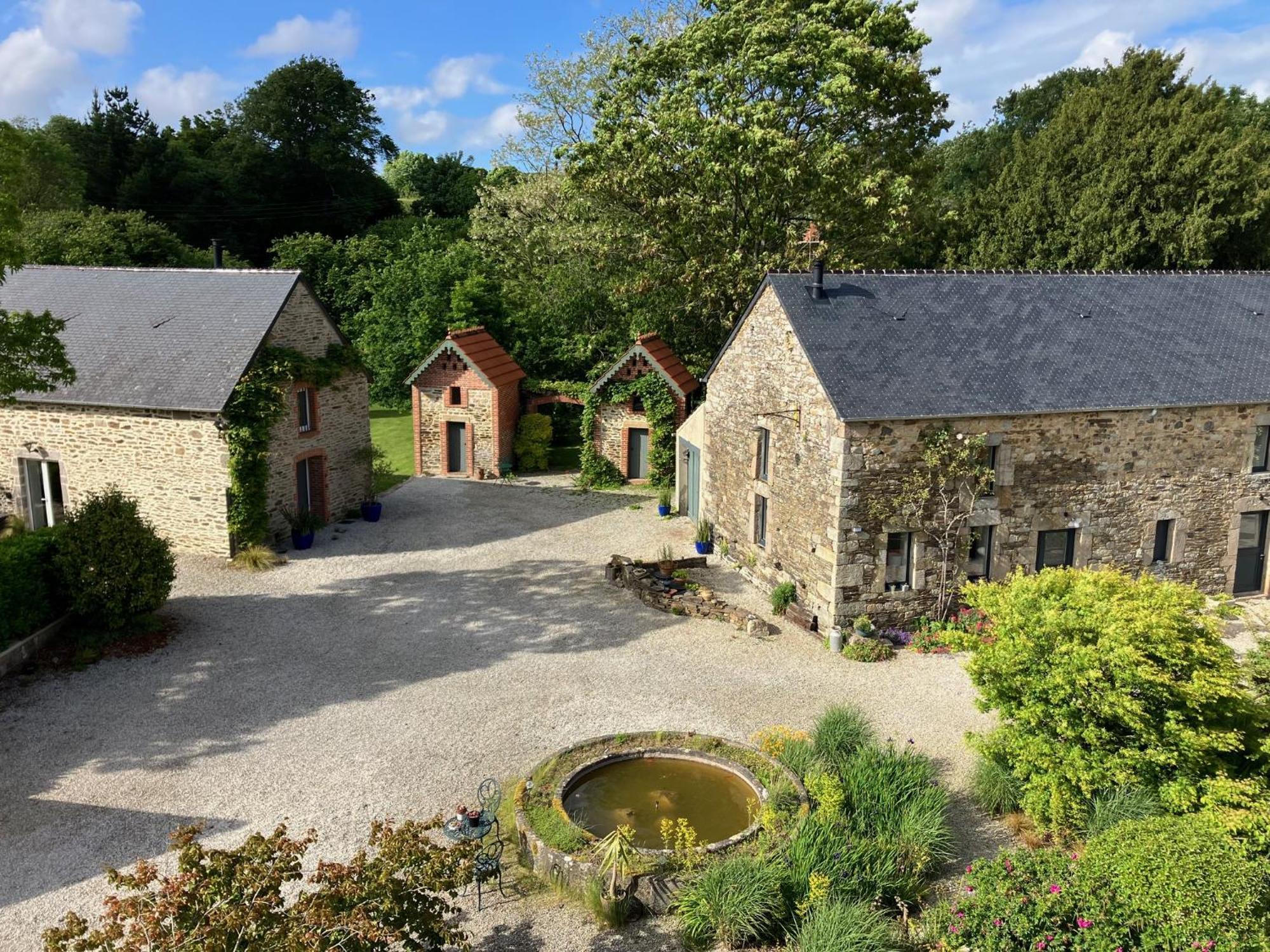 Au Fil De L'Eau Bed & Breakfast Le Vast Bagian luar foto